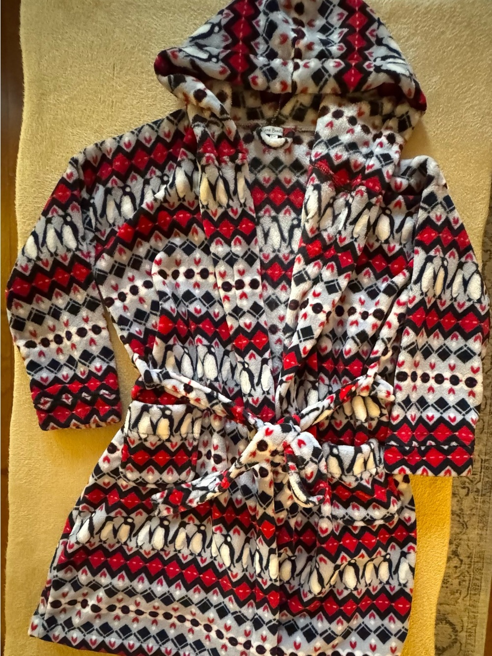 Vera Bradley Red, Black & White Hooded Fleece Robe with Penguin Motif